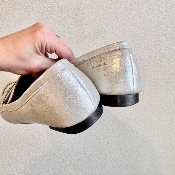 Minimalist Metallic Penny Loafers Torrid Silver Leather Flats Wide 8.5WW A19 - Picture 5 of 10